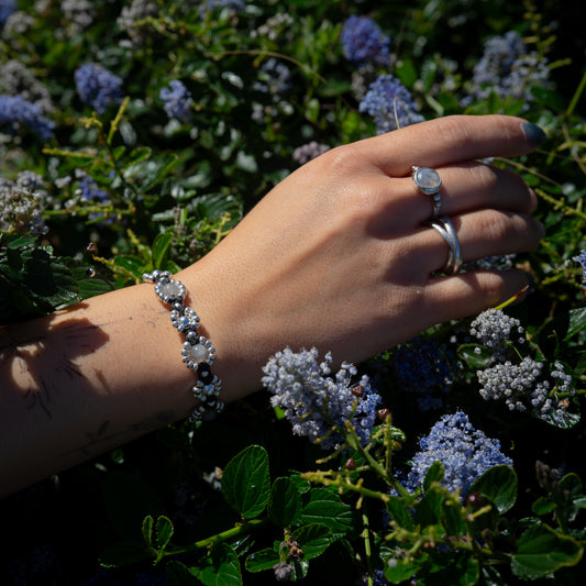 Pulsera Flora Silvestre | Negro con Labradorita