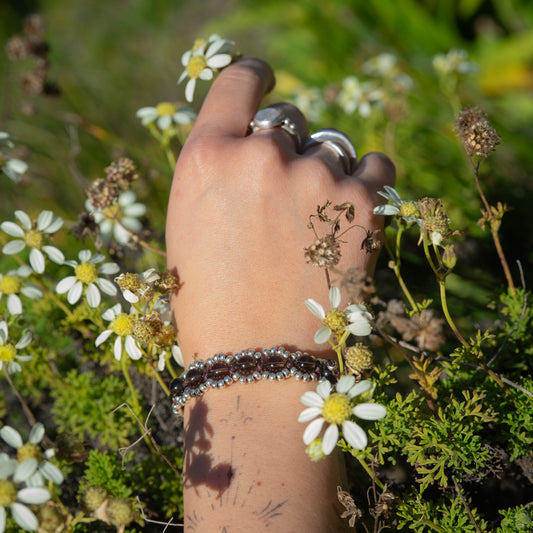 Pulsera Campo de Flores | Café con Cuarzo Ahumado