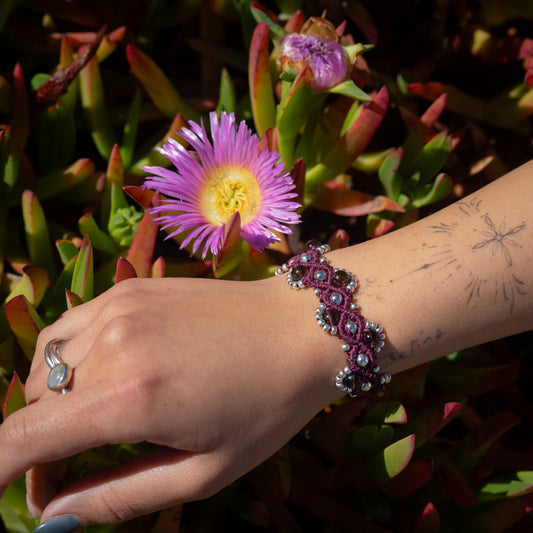 Pulsera Flores y Olas | Burdeo con Cuarzo Ahumado