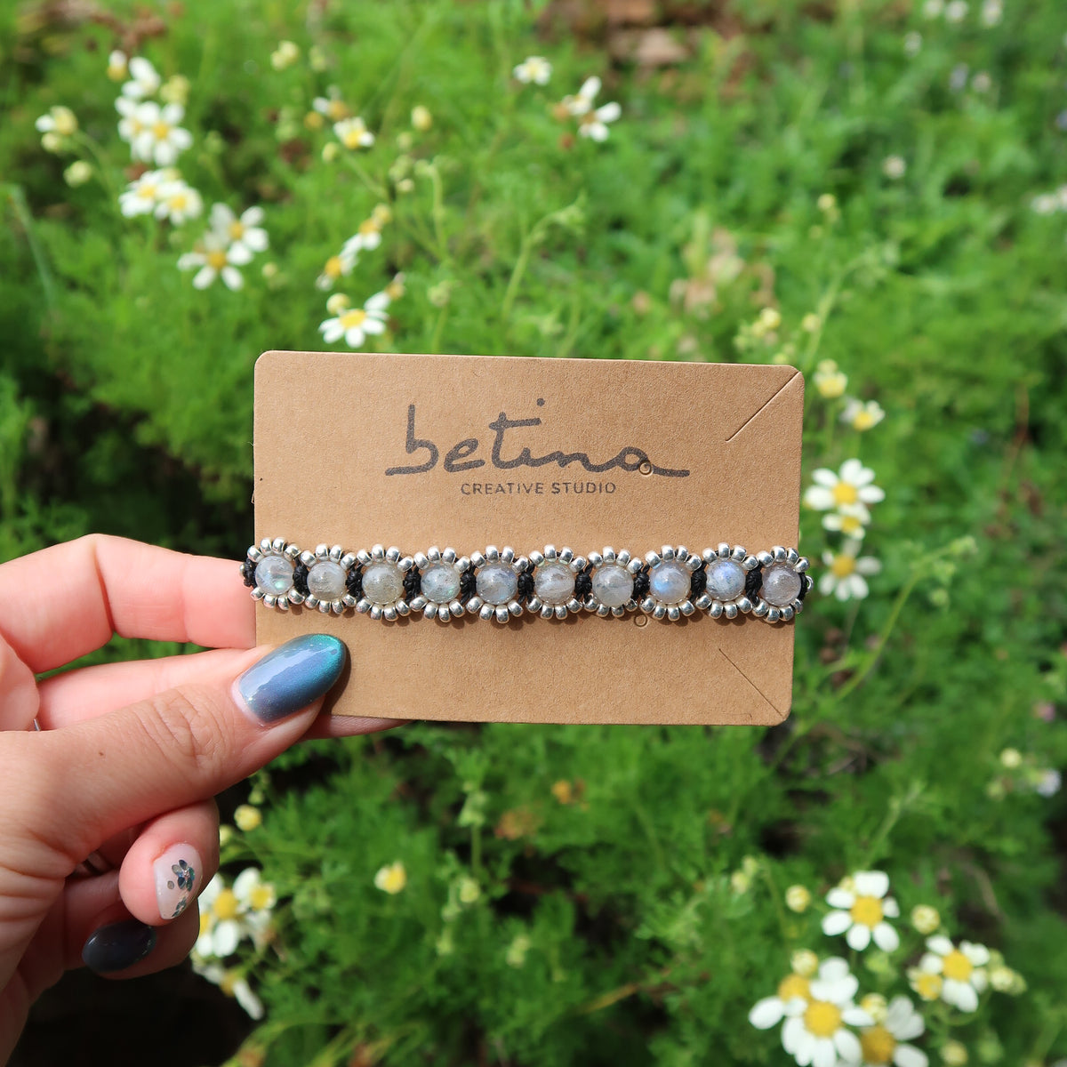Pulsera Campo de Flores | Negro con Labradorita