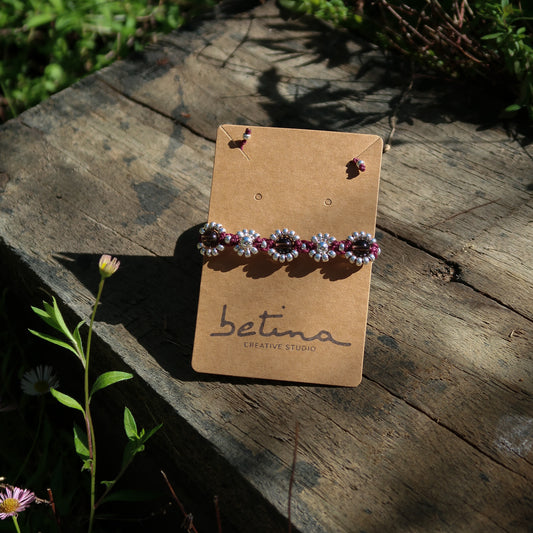 Pulsera Flores Silvestres | Burdeo y Cuarzo Ahumado